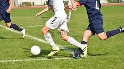 决战绿茵！哈兰德多库领衔，赖因德斯尼科出击，曼城与利兹联巅峰对决即将开启！