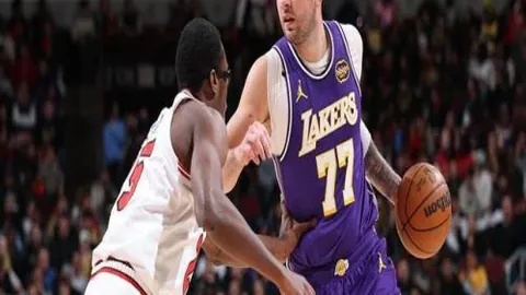 10月23日NBA常规赛：森林狼与詹姆斯对决亮点集锦